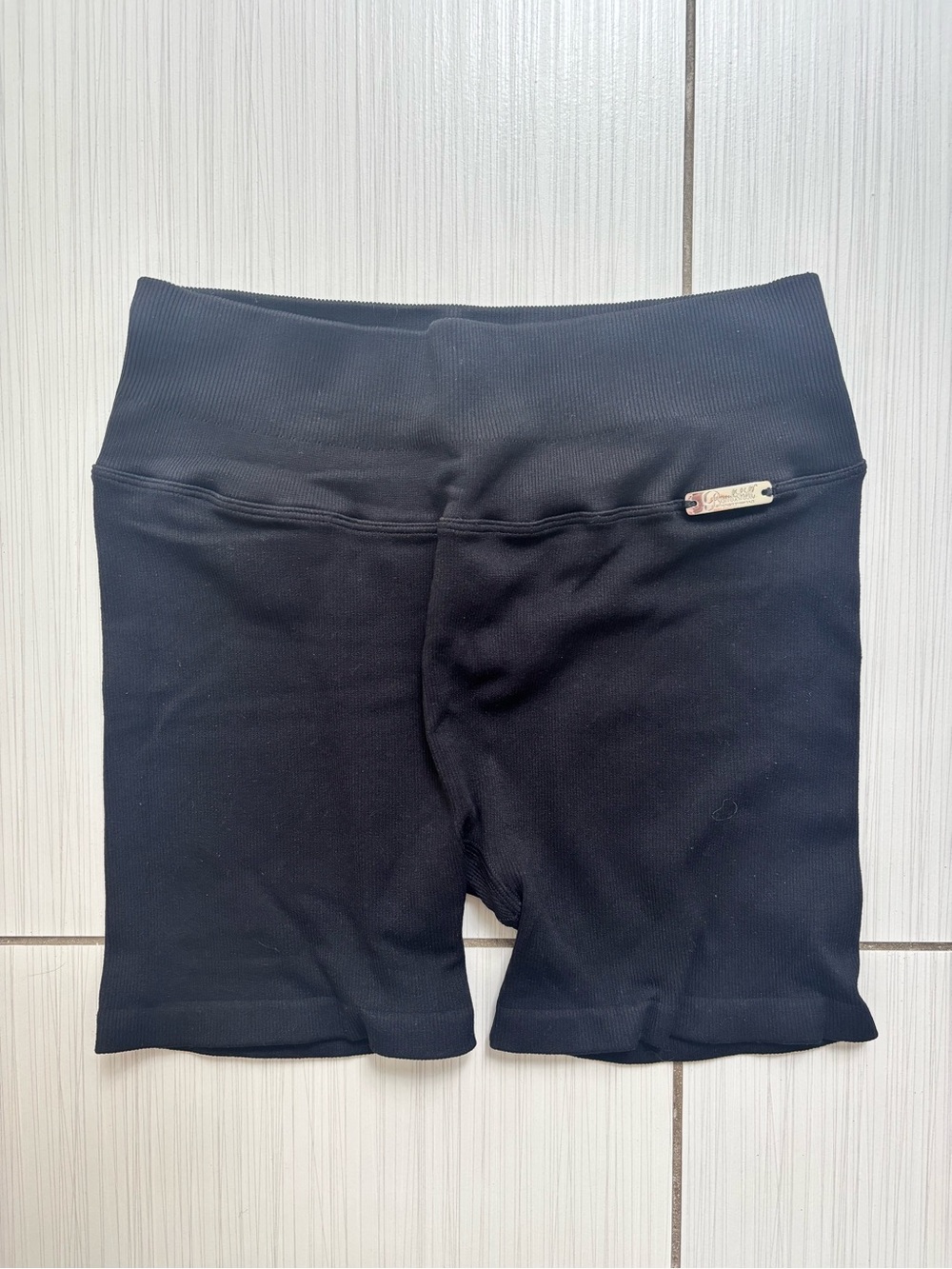 Bombshell Sportswear Inspired Seamless Shorts - Black - M